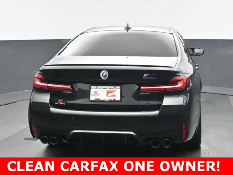 More photos of 2022 BMW M5 at Gravity Autos Chicago, IL