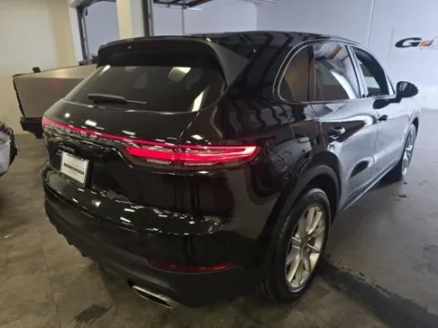 Photos of 2020 Porsche Cayenne for sale in Highland Park, IL at Gravity Autos Chicago