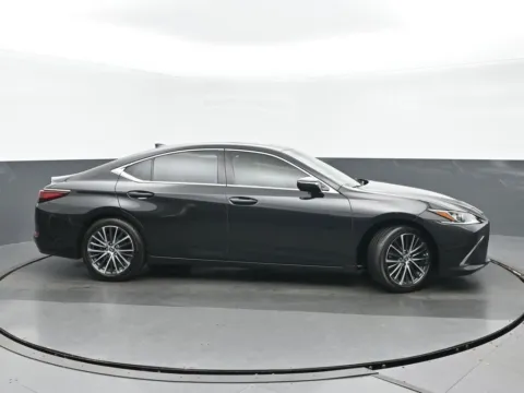 Photos of 2022 Lexus ES 350 for sale in Highland Park, IL at Gravity Autos Chicago