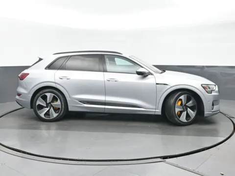 Photos of 2022 Audi e-tron Premium Plus for sale in Highland Park, IL at Gravity Autos Chicago