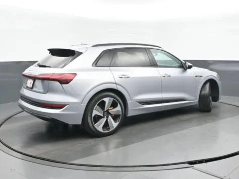Another view of 2022 Audi e-tron Premium Plus for sale in Highland Park, IL at Gravity Autos Chicago