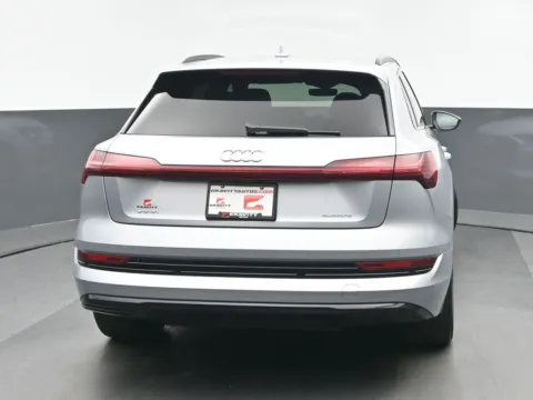 More photos of 2022 Audi e-tron Premium Plus at Gravity Autos Chicago, IL