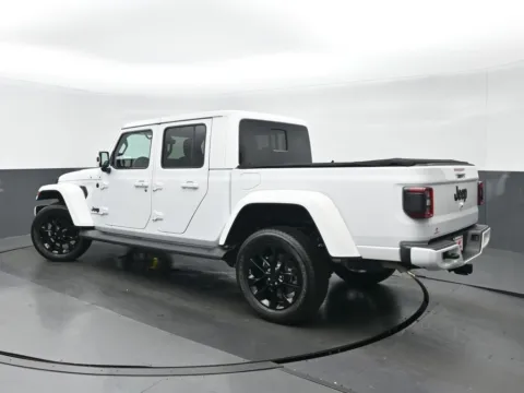 More photos of 2021 Jeep Gladiator High Altitude at Gravity Autos Chicago, IL