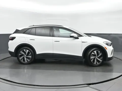 Photos of 2023 Volkswagen ID.4 Pro for sale in Highland Park, IL at Gravity Autos Chicago