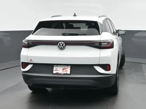 More photos of 2023 Volkswagen ID.4 Pro at Gravity Autos Chicago, IL