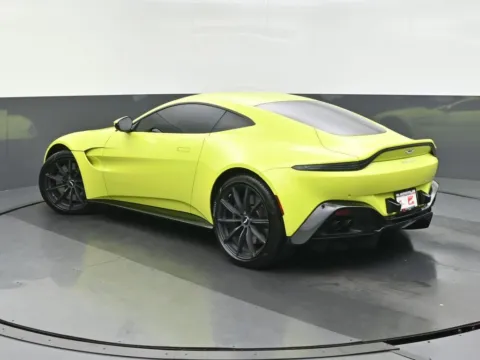 More photos of 2020 Aston Martin Vantage at Gravity Autos Chicago, IL