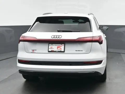 More photos of 2023 Audi e-tron Premium at Gravity Autos Chicago, IL