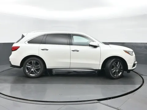 Photos of 2018 Acura MDX 3.5L for sale in Highland Park, IL at Gravity Autos Chicago