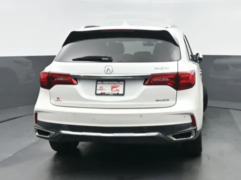 More photos of 2018 Acura MDX 3.5L at Gravity Autos Chicago, IL