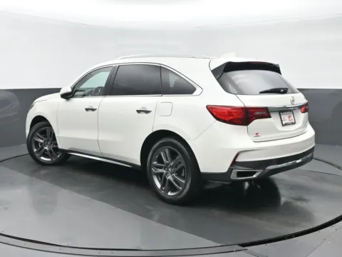 More photos of 2018 Acura MDX 3.5L at Gravity Autos Chicago, IL