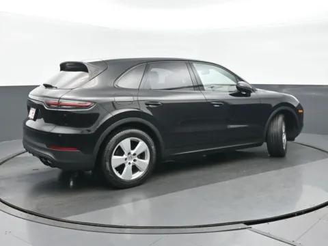Another view of 2021 Porsche Cayenne for sale in Highland Park, IL at Gravity Autos Chicago