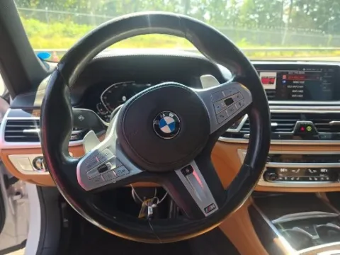 More photos of 2021 BMW 7 Series 750i xDrive at Gravity Autos Chicago, IL