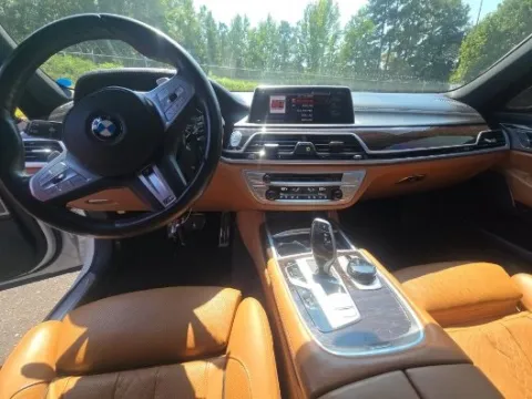 More photos of 2021 BMW 7 Series 750i xDrive at Gravity Autos Chicago, IL