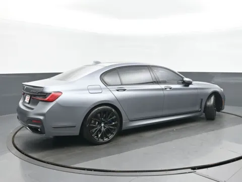 Another view of 2022 BMW 7 Series M760i for sale in Highland Park, IL at Gravity Autos Chicago