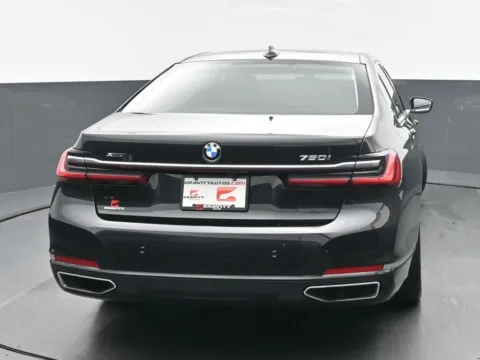 More photos of 2022 BMW 7 Series 750i xDrive at Gravity Autos Chicago, IL