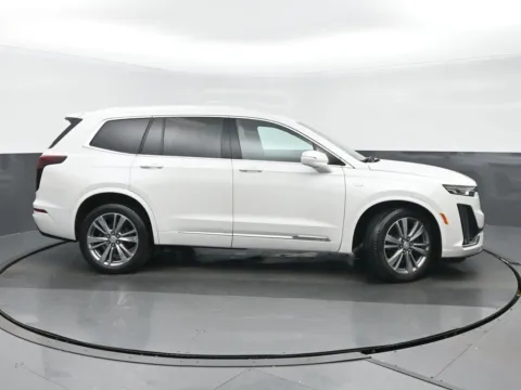 Photos of 2020 Cadillac XT6 Premium Luxury for sale in Highland Park, IL at Gravity Autos Chicago