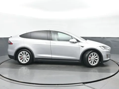 Photos of 2018 Tesla Model X P100D for sale in Highland Park, IL at Gravity Autos Chicago