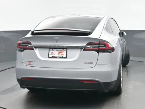 More photos of 2018 Tesla Model X P100D at Gravity Autos Chicago, IL