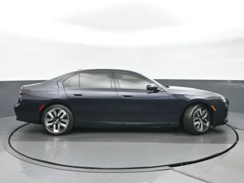 Photos of 2023 BMW i7 xDrive60 for sale in Highland Park, IL at Gravity Autos Chicago