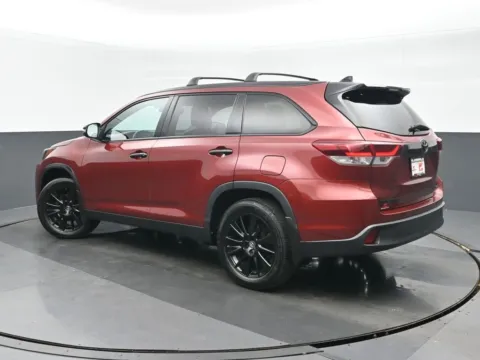 More photos of 2019 Toyota Highlander at Gravity Autos Chicago, IL