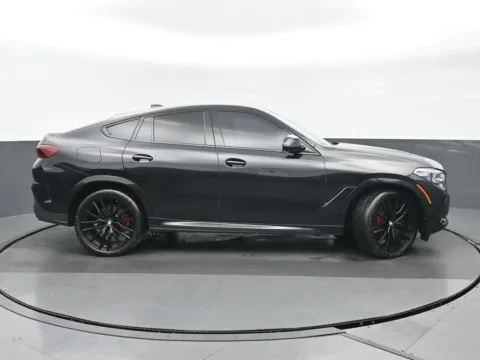 Photos of 2022 BMW X6 xDrive40i for sale in Highland Park, IL at Gravity Autos Chicago