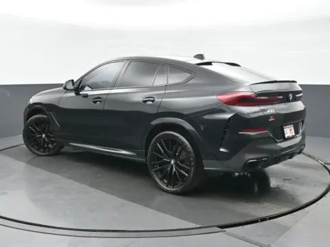 More photos of 2022 BMW X6 xDrive40i at Gravity Autos Chicago, IL