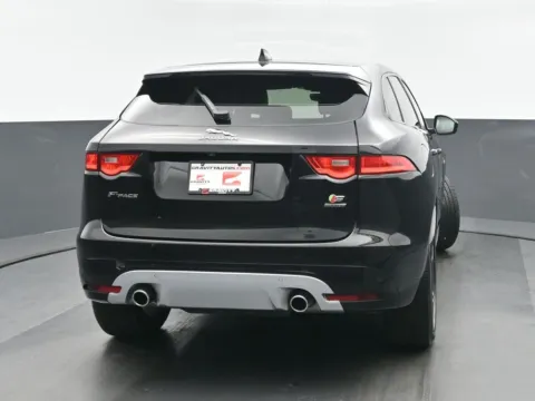 More photos of 2020 Jaguar F-PACE S at Gravity Autos Chicago, IL