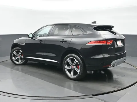 More photos of 2020 Jaguar F-PACE S at Gravity Autos Chicago, IL