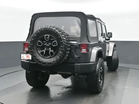 More photos of 2018 Jeep Wrangler JK Unlimited Altitude at Gravity Autos Chicago, IL