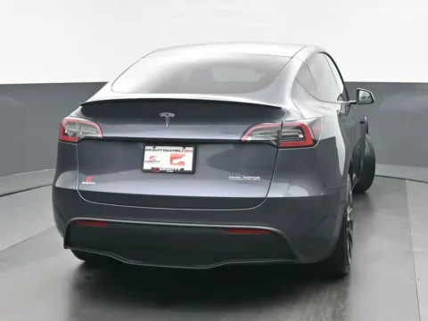 More photos of 2022 Tesla Model Y Performance at Gravity Autos Chicago, IL