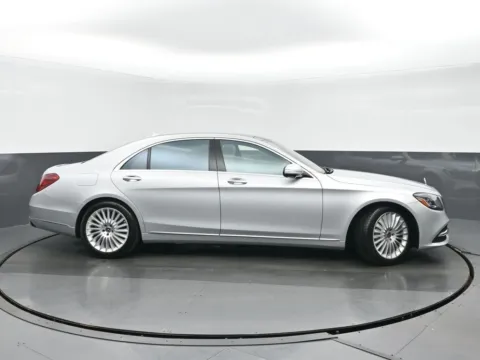 Photos of 2020 Mercedes-Benz S-Class S 560 for sale in Highland Park, IL at Gravity Autos Chicago