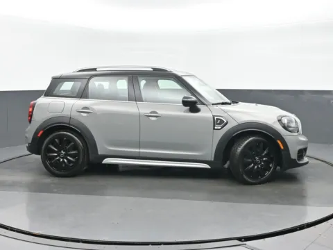 Photos of 2019 MINI Cooper S Countryman Signature for sale in Highland Park, IL at Gravity Autos Chicago