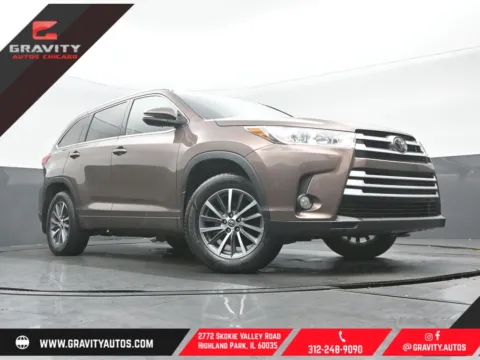 Brown 2018 Toyota Highlander XLE for sale in Highland Park, IL