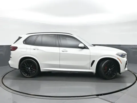 Photos of 2023 BMW X5 xDrive40i for sale in Highland Park, IL at Gravity Autos Chicago