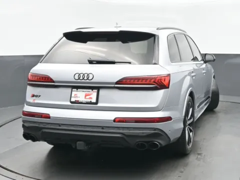 More photos of 2022 Audi Q7 45 Premium Plus at Gravity Autos Chicago, IL
