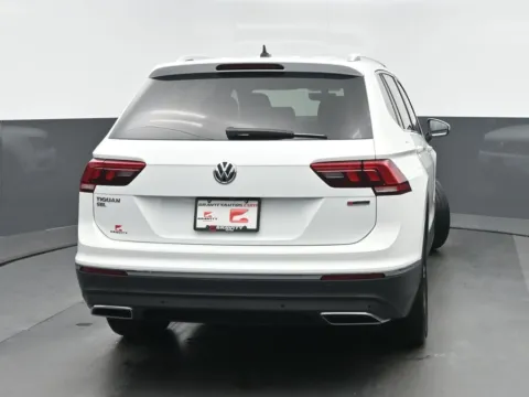 More photos of 2019 Volkswagen Tiguan 2.0T SEL at Gravity Autos Chicago, IL