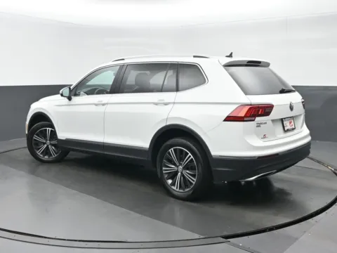 More photos of 2019 Volkswagen Tiguan 2.0T SEL at Gravity Autos Chicago, IL