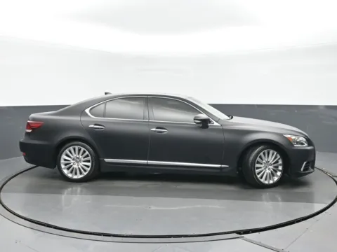 Photos of 2016 Lexus LS 460 for sale in Highland Park, IL at Gravity Autos Chicago