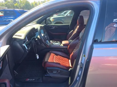Another view of 2021 Audi SQ7 Prestige for sale in Highland Park, IL at Gravity Autos Chicago
