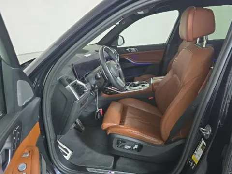 Another view of 2023 BMW X7 xDrive40i for sale in Highland Park, IL at Gravity Autos Chicago