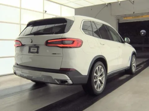 Photos of 2020 BMW X5 xDrive40i for sale in Highland Park, IL at Gravity Autos Chicago