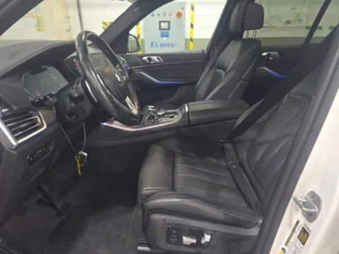 Another view of 2020 BMW X5 xDrive40i for sale in Highland Park, IL at Gravity Autos Chicago