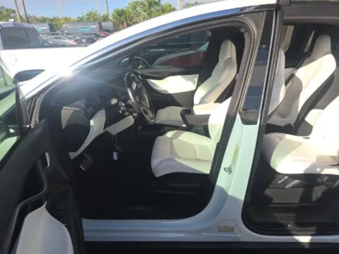 Another view of 2019 Tesla Model X 100D for sale in Highland Park, IL at Gravity Autos Chicago