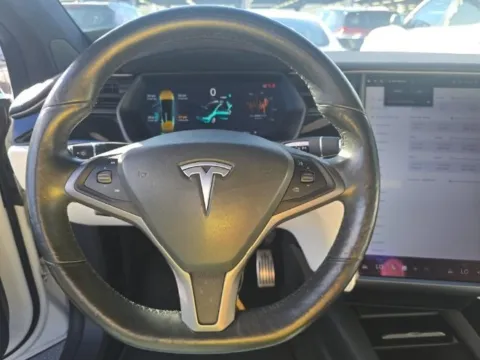 More photos of 2019 Tesla Model X 100D at Gravity Autos Chicago, IL
