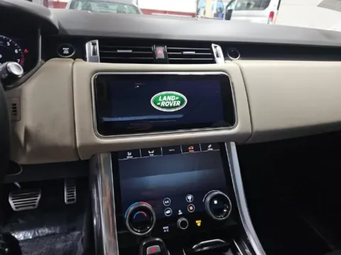 More photos of 2021 Land Rover Range Rover Sport HSE Silver Edition at Gravity Autos Chicago, IL