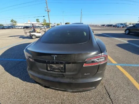 Photos of 2021 Tesla Model S Plaid for sale in Highland Park, IL at Gravity Autos Chicago