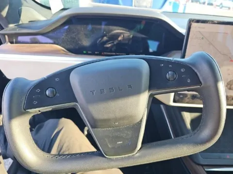 More photos of 2021 Tesla Model S Plaid at Gravity Autos Chicago, IL