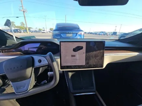 More photos of 2021 Tesla Model S Plaid at Gravity Autos Chicago, IL