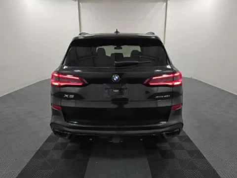 Photos of 2021 BMW X5 xDrive40i for sale in Highland Park, IL at Gravity Autos Chicago
