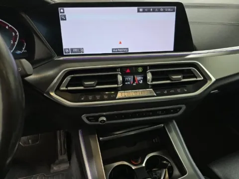 More photos of 2021 BMW X5 xDrive40i at Gravity Autos Chicago, IL